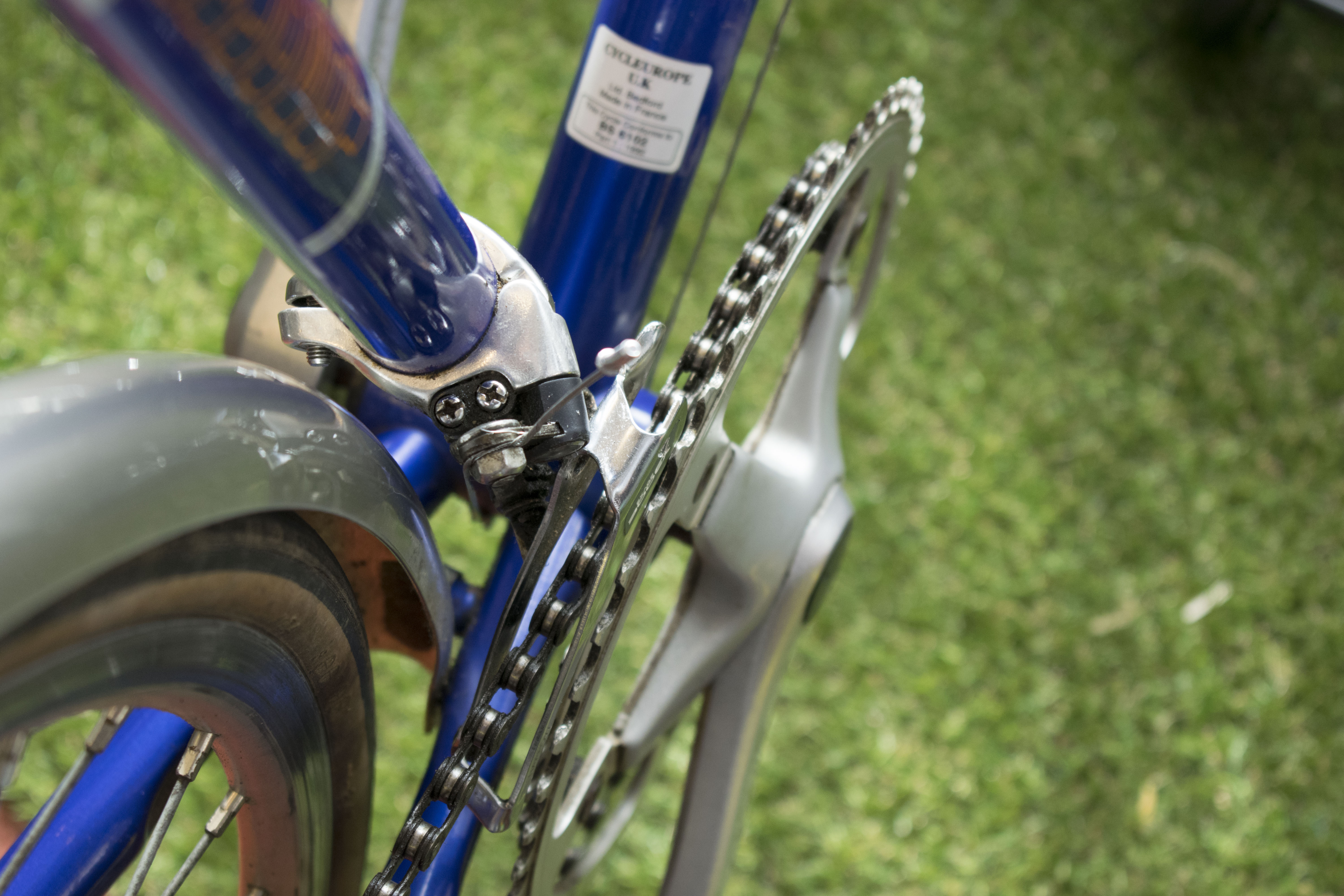 Bike wheel and chain